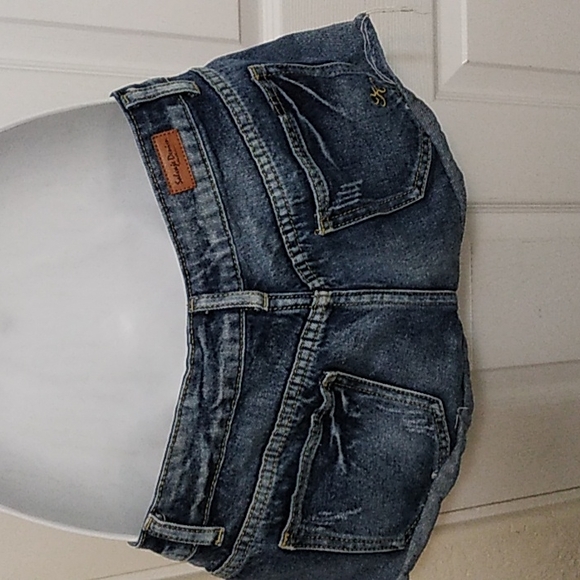 SALVAGE DENIUM SHORTS - Picture 2 of 4